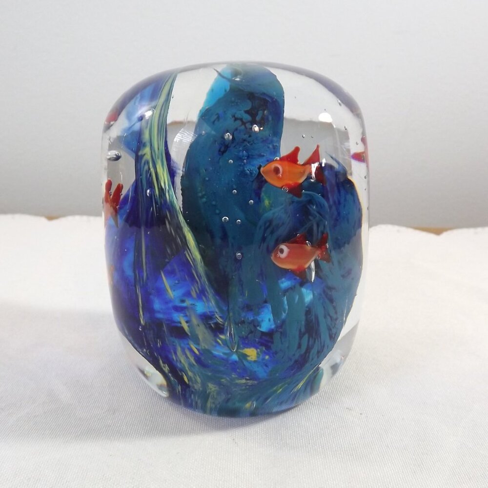 Vintage Aquarium Art Glass Paperweight, Fish and Bubbles, Ocean Intricate Design - Picture 2 of 7
